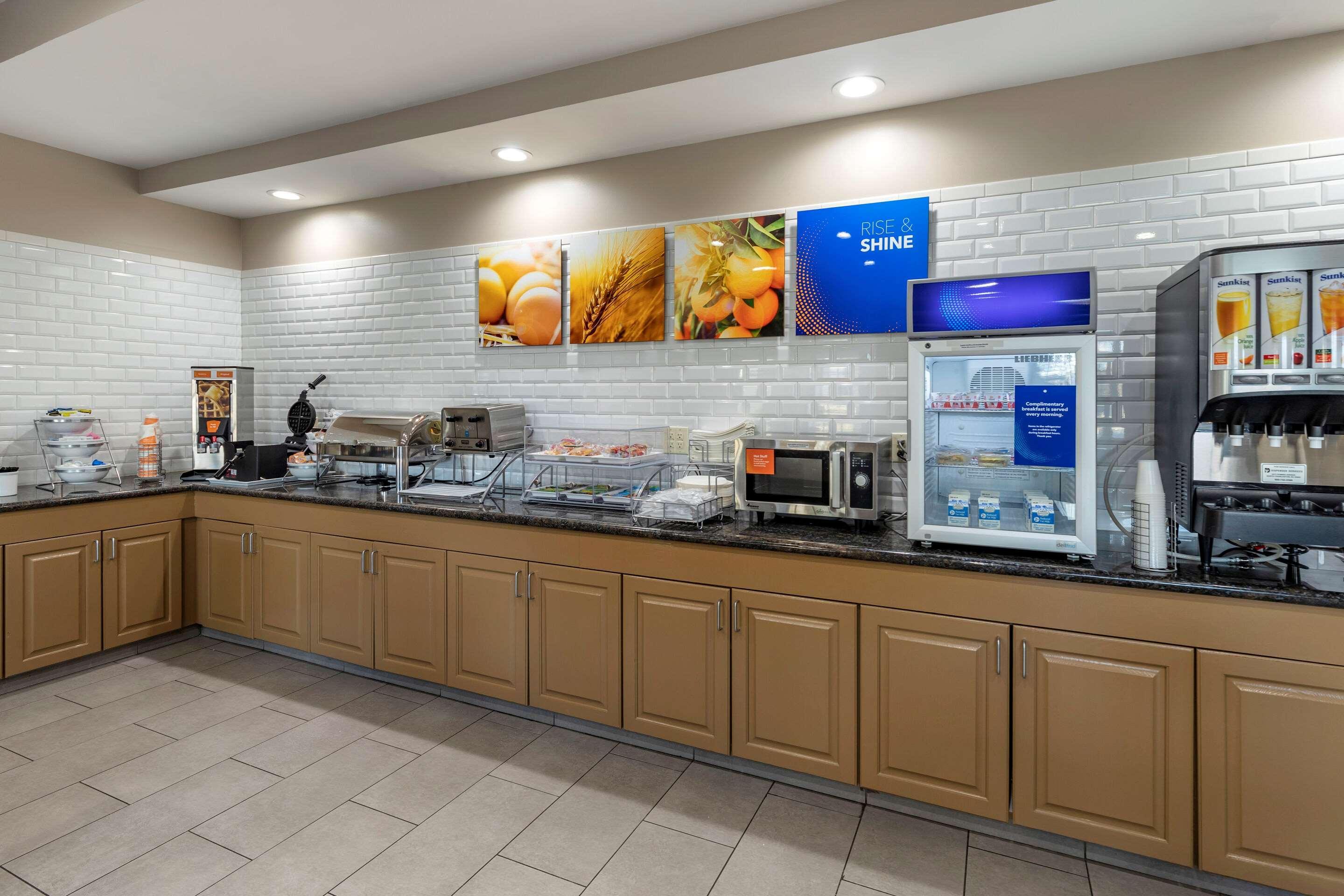Comfort Inn & Suites High Point - Archdale Buitenkant foto