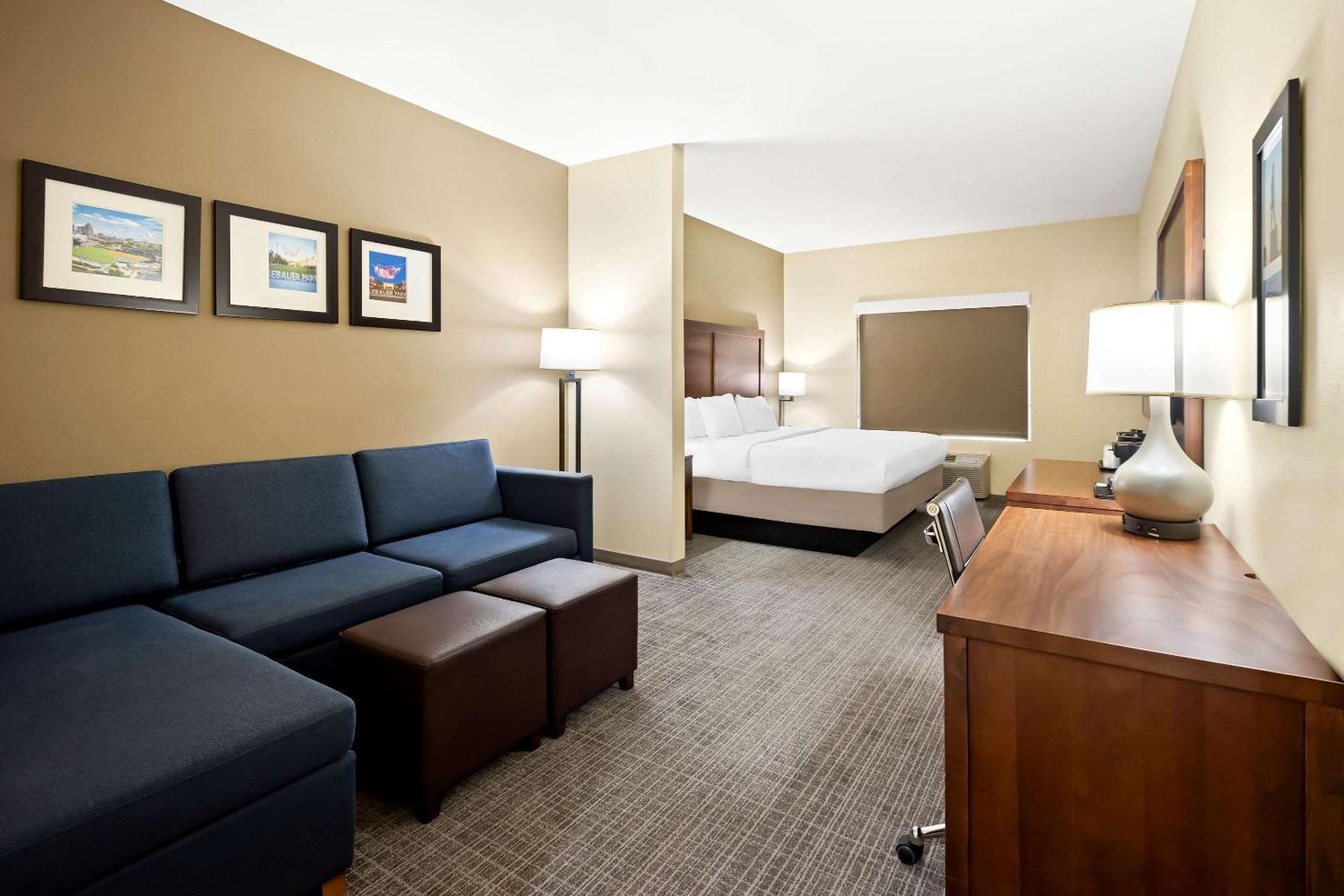 Comfort Inn & Suites High Point - Archdale Buitenkant foto